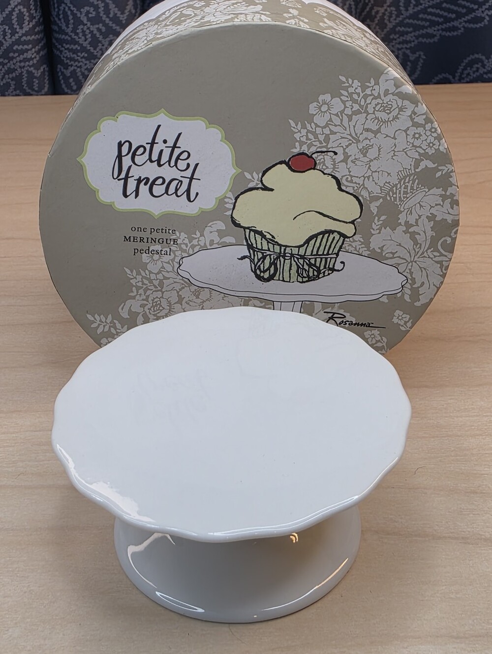 Rosanna Petite Treat Meringue Cupcake Stand White Pedestal Ceramic with Box